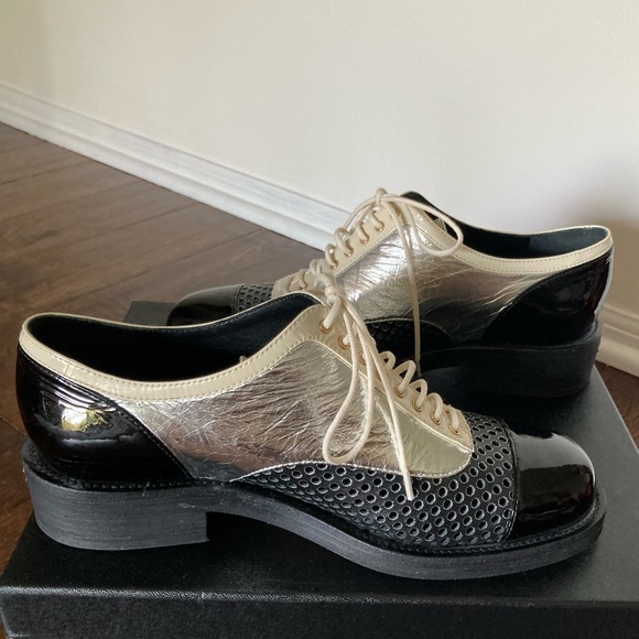 Chanel lace up shoes - Picture 5 of 15